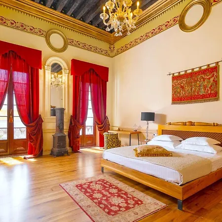 Piano Nobile Dei Palazzo Cindri @ Centre شقة